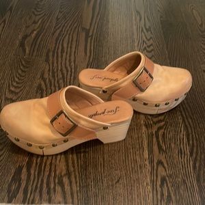 Free People CLOGS